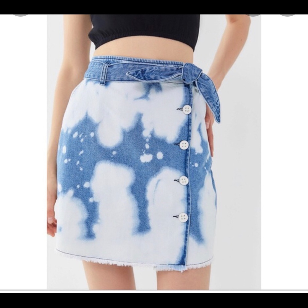 NWT Urban Outfitters BDG Bleached Beachy Coastal denim mini skirt.